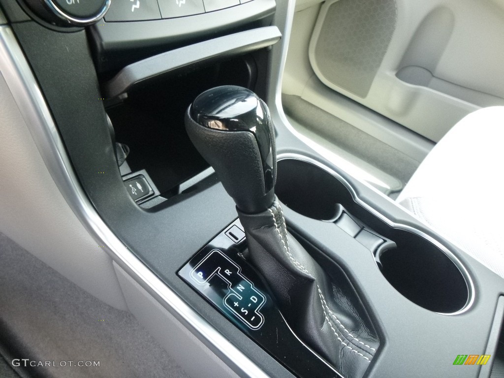 2017 Toyota Camry LE Transmission Photos