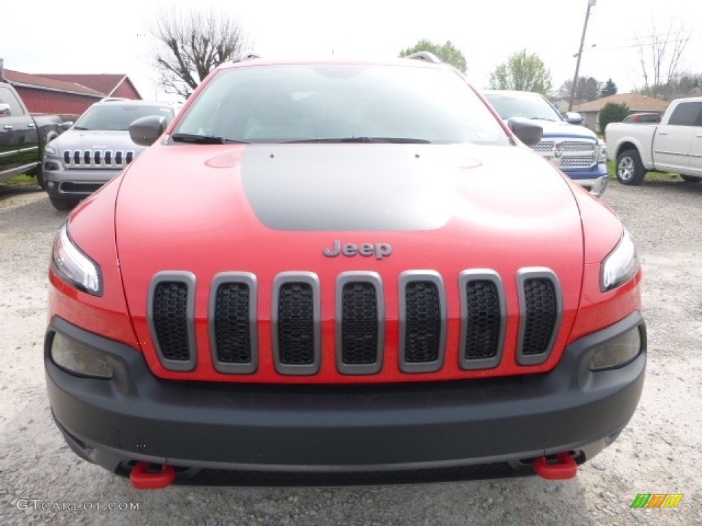 2017 Cherokee Trailhawk 4x4 - Firecracker Red / Black photo #12