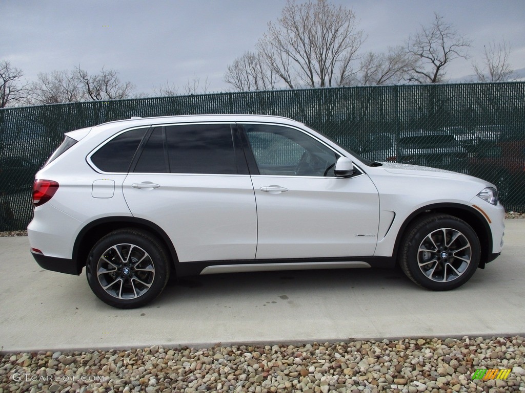 2017 X5 xDrive35d - Mineral White Metallic / Canberra Beige/Black photo #2