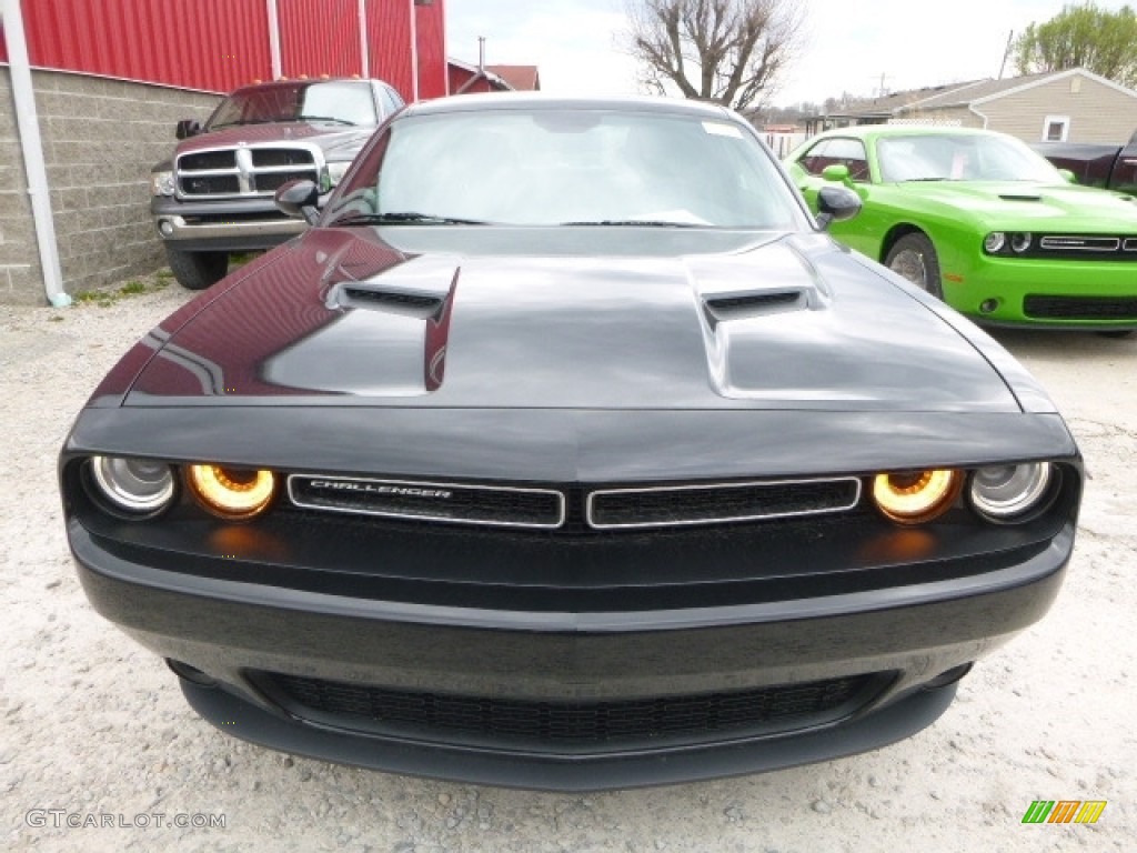2017 Challenger GT AWD - Pitch Black / Black photo #13