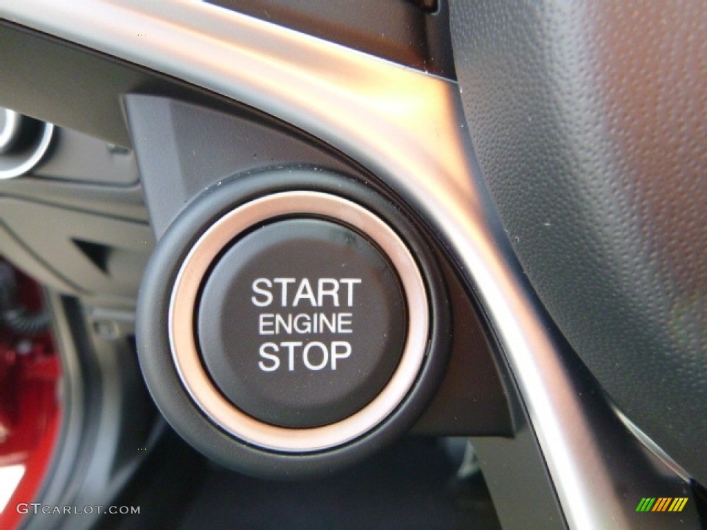 2017 Alfa Romeo Giulia Ti RWD Controls Photo #119803745