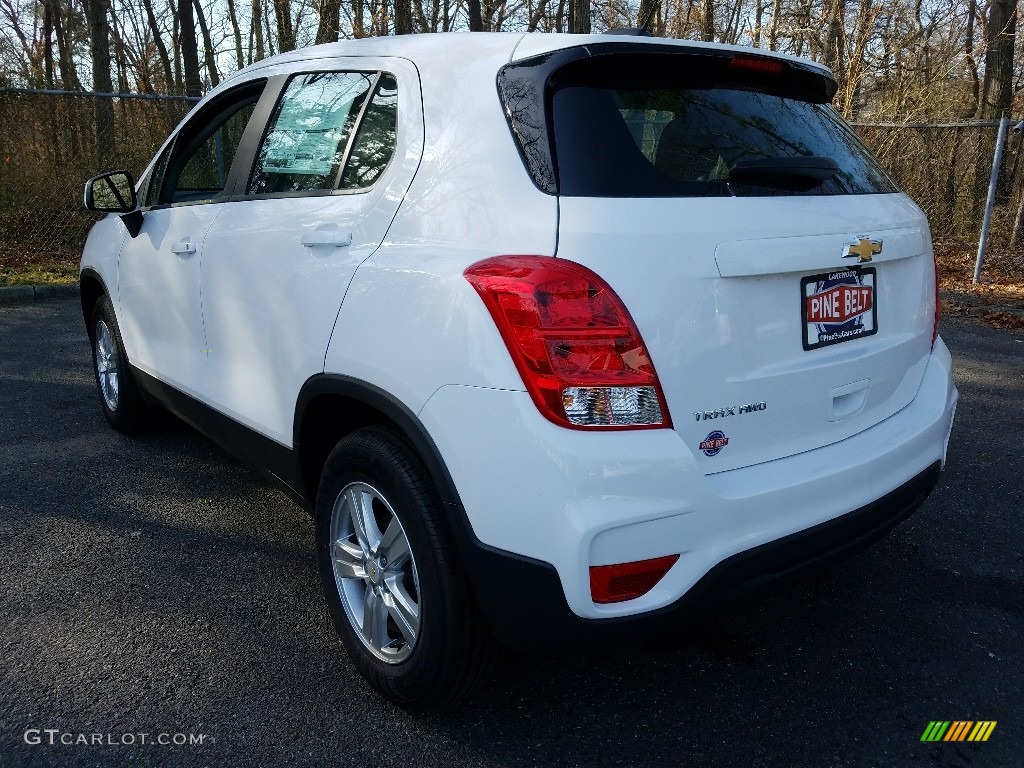 2017 Trax LS - Summit White / Jet Black photo #4