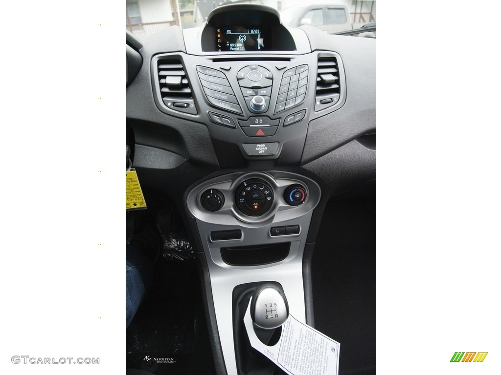 2017 Fiesta SE Hatchback - Bohai Bay Mint / Charcoal Black photo #9