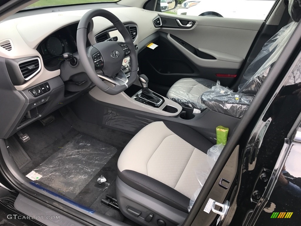 Beige Interior 2017 Hyundai Ioniq Hybrid SEL Photo #119824481