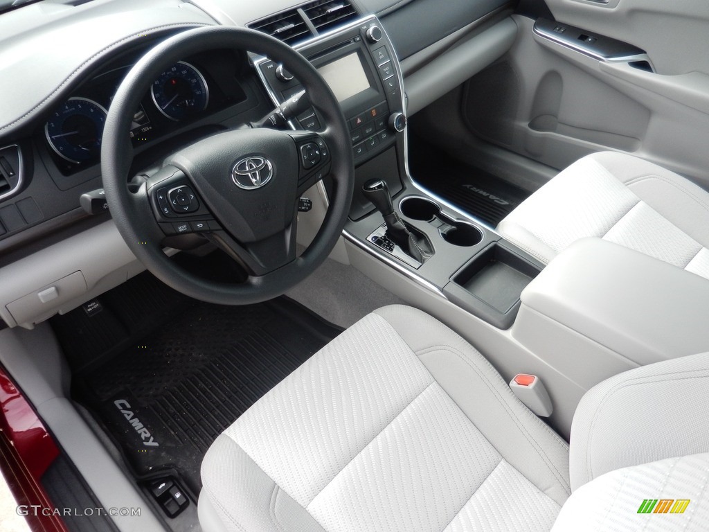 Ash Interior 2017 Toyota Camry LE Photo #119827157