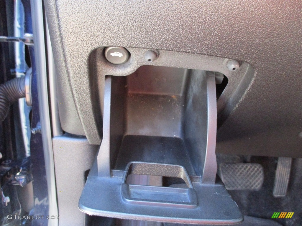 2010 Cobalt LT Sedan - Imperial Blue Metallic / Ebony photo #34