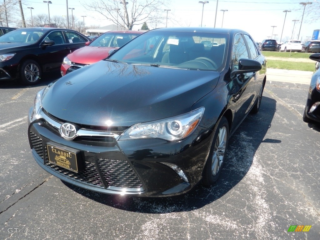 2017 Camry SE - Midnight Black Metallic / Black photo #1