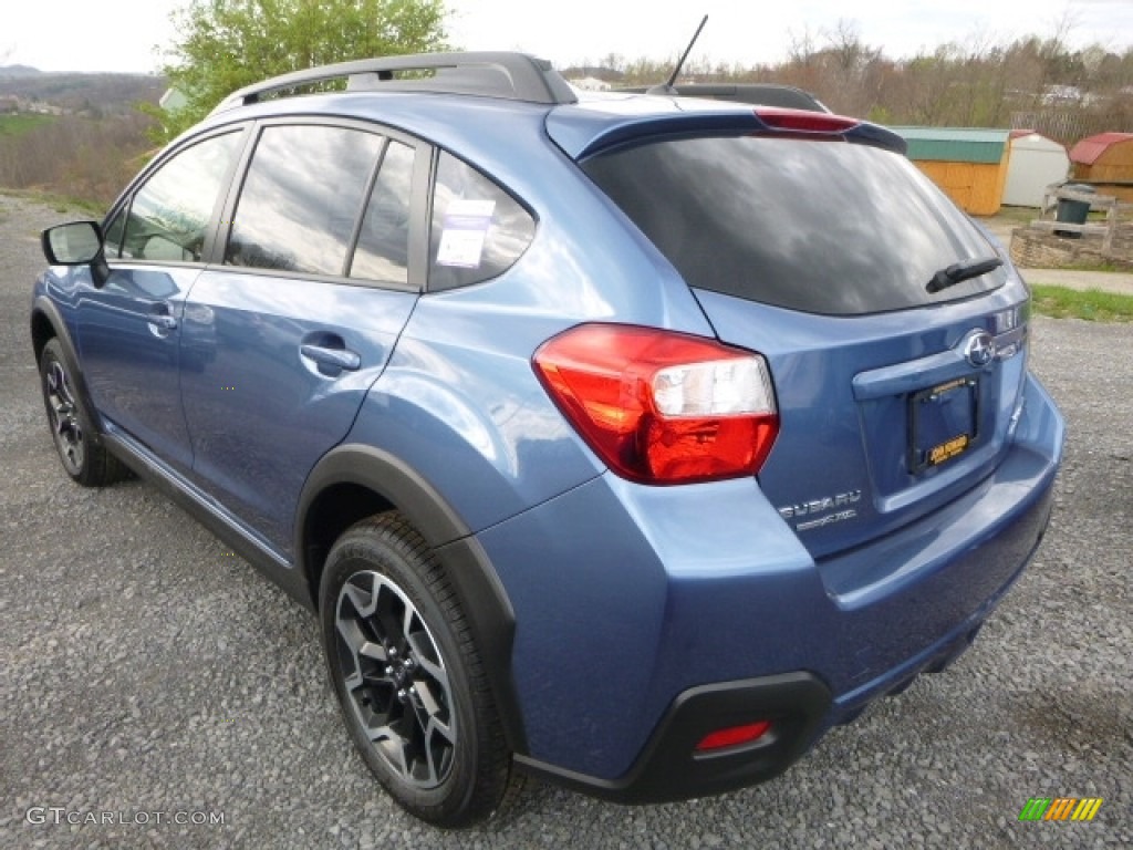 2017 Crosstrek 2.0i - Quartz Blue Pearl / Black photo #10