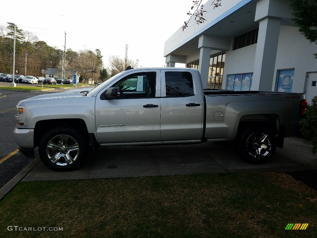 2017 Silverado 1500 Custom Double Cab 4x4 - Silver Ice Metallic / Dark Ash/Jet Black photo #3