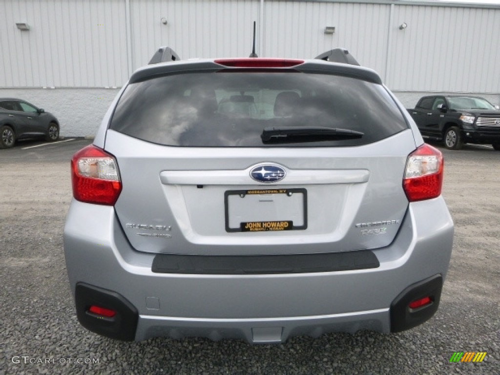 2017 Crosstrek 2.0i - Ice Silver Metallic / Black photo #9