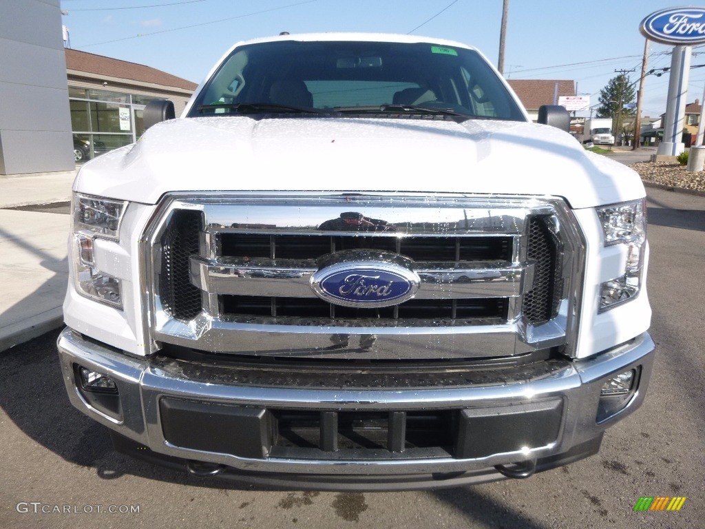 2017 F150 XLT SuperCrew 4x4 - Oxford White / Earth Gray photo #2