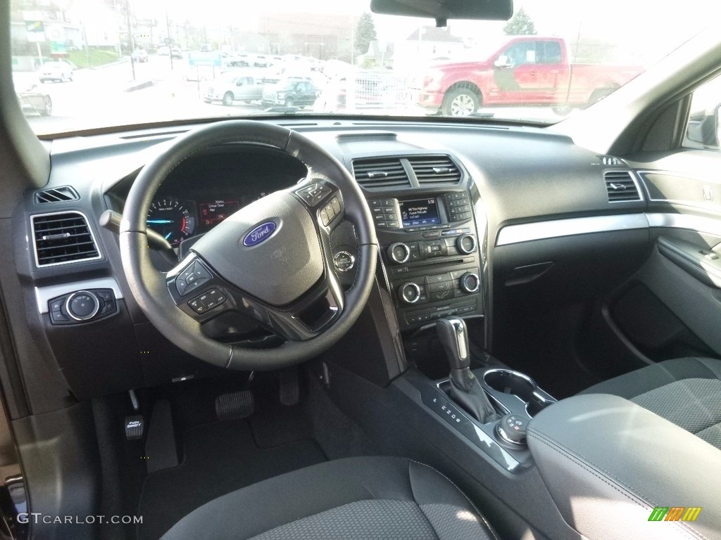 2017 Explorer XLT 4WD - Shadow Black / Ebony Black photo #13