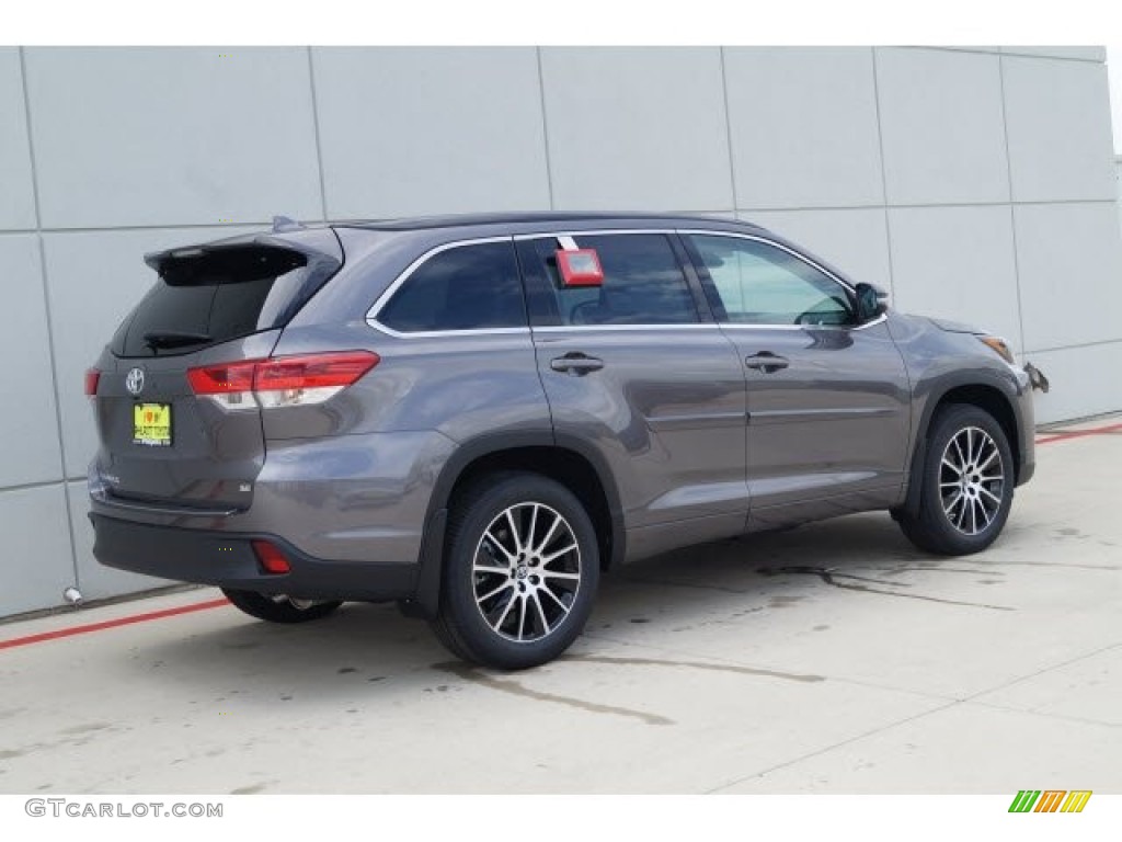 2017 Highlander SE - Predawn Gray Mica / Black photo #3