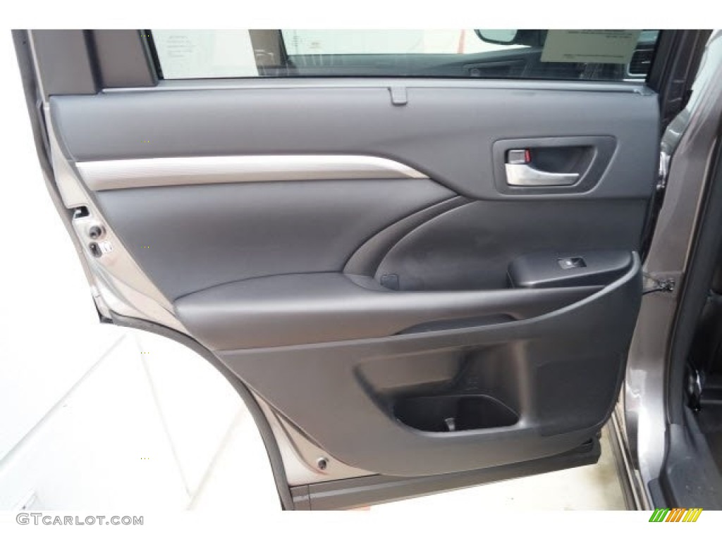 2017 Highlander SE - Predawn Gray Mica / Black photo #10