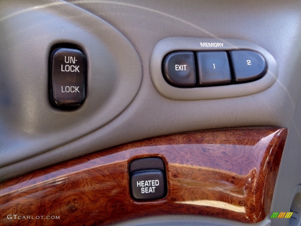 2003 Buick LeSabre Limited Controls Photo #119850138
