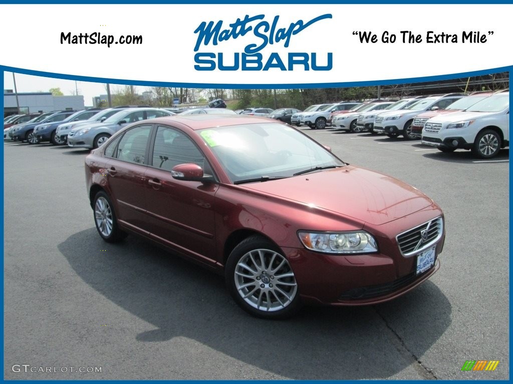 2010 S40 2.4i - Passion Red / Off Black photo #1