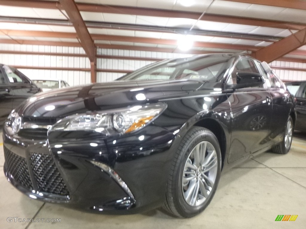 2017 Camry SE - Midnight Black Metallic / Black photo #4