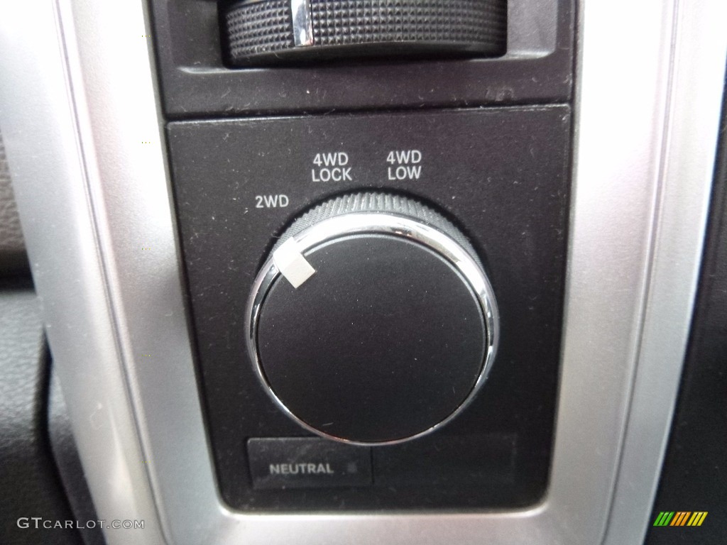 2010 Ram 1500 SLT Crew Cab 4x4 - Deep Water Blue Pearl / Dark Slate Gray photo #25
