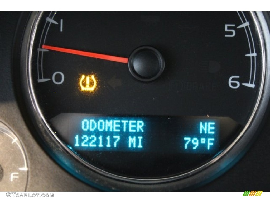 2010 Suburban LS 4x4 - Sheer Silver Metallic / Ebony photo #15