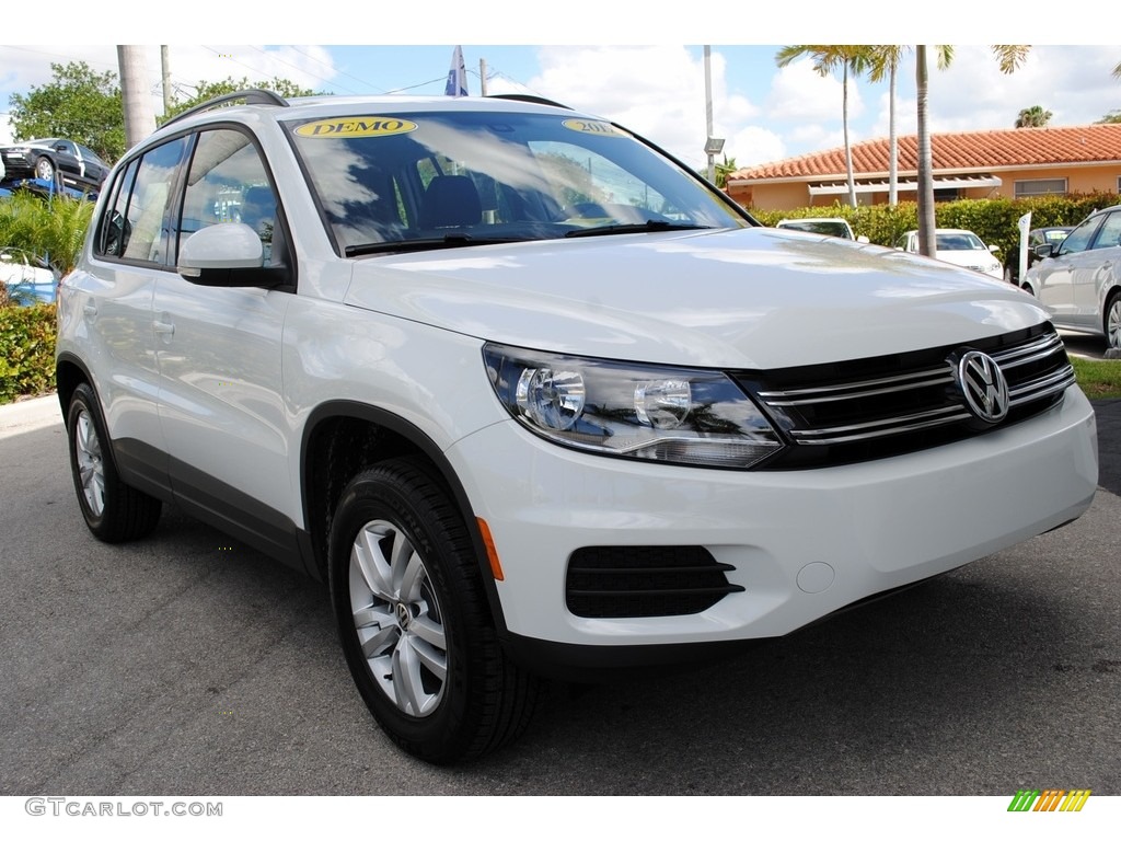 2017 Tiguan S - Pure White / Beige/Black photo #2