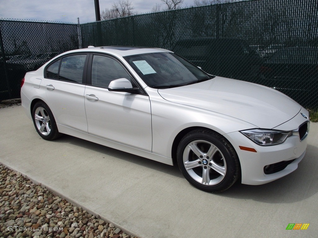 2014 3 Series 320i xDrive Sedan - Mineral White Metallic / Black photo #1