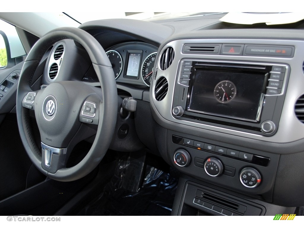 2017 Tiguan S - Pure White / Beige/Black photo #19