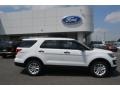 2017 Oxford White Ford Explorer FWD  photo #2