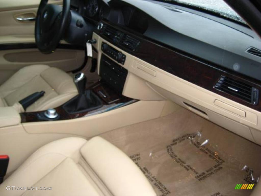 2006 3 Series 330xi Sedan - Deep Green Metallic / Beige Dakota Leather photo #16