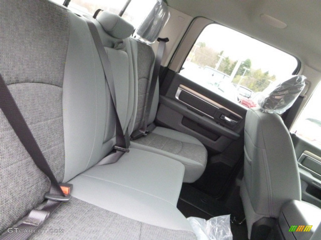 2017 1500 Big Horn Crew Cab 4x4 - Bright Silver Metallic / Black/Diesel Gray photo #8