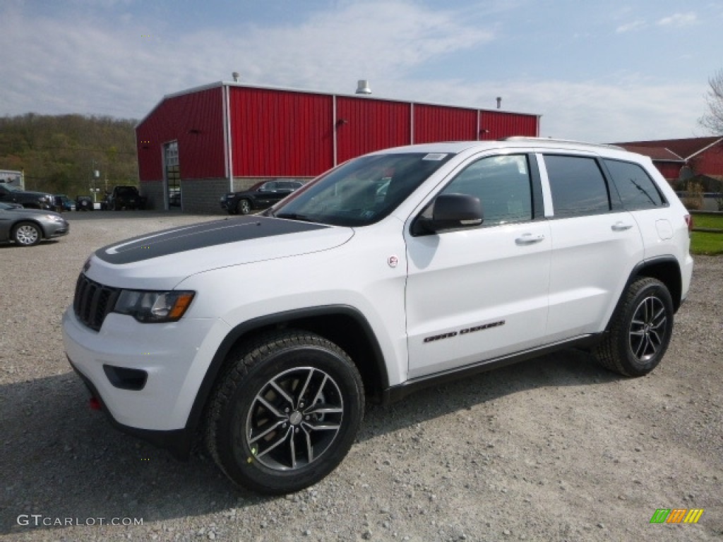 2017 Grand Cherokee Trailhawk 4x4 - Bright White / Black photo #1