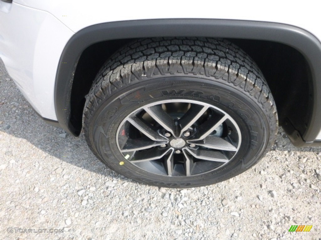 2017 Grand Cherokee Trailhawk 4x4 - Bright White / Black photo #2