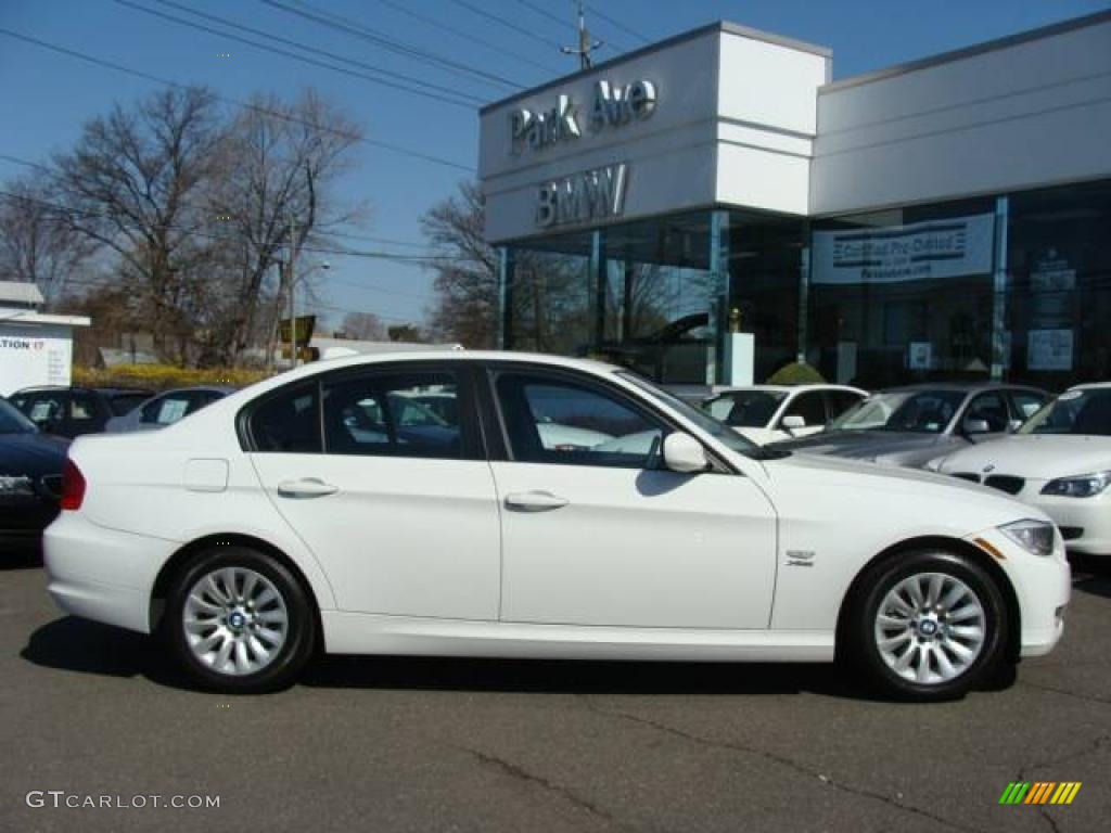 2009 3 Series 328xi Sedan - Alpine White / Black photo #1