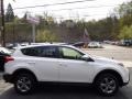 Super White - RAV4 XLE Photo No. 2