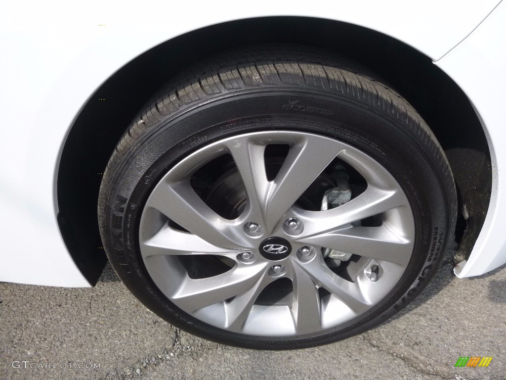 2017 Hyundai Veloster Standard Veloster Model Wheel Photos
