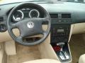 2004 Wheat Beige Metallic Volkswagen Jetta GL Sedan  photo #11