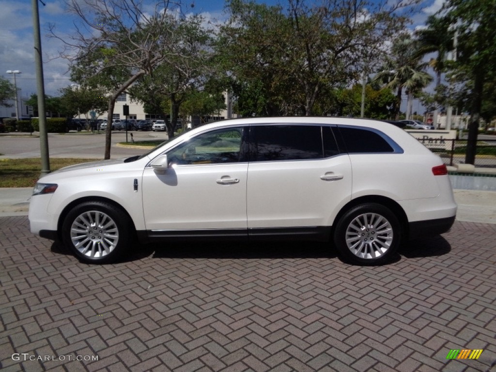 White Platinum Metallic Tri-Coat 2010 Lincoln MKT FWD Exterior Photo #119912623