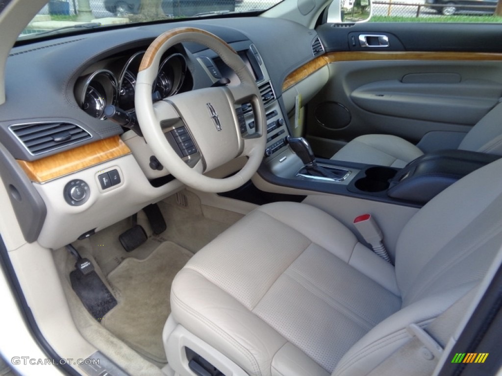 Light Stone Interior 2010 Lincoln MKT FWD Photo #119912917