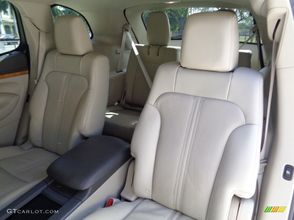 2010 Lincoln MKT FWD Rear Seat Photo #119913025