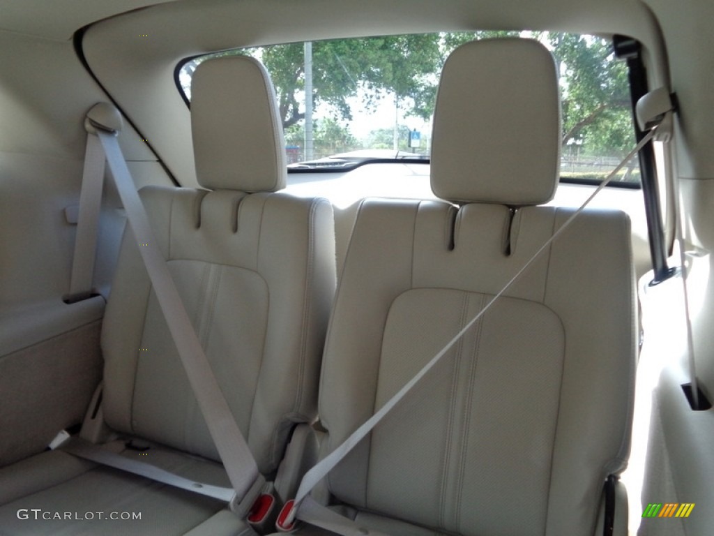 2010 Lincoln MKT FWD Rear Seat Photo #119913076