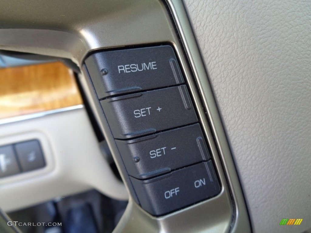 2010 Lincoln MKT FWD Controls Photos