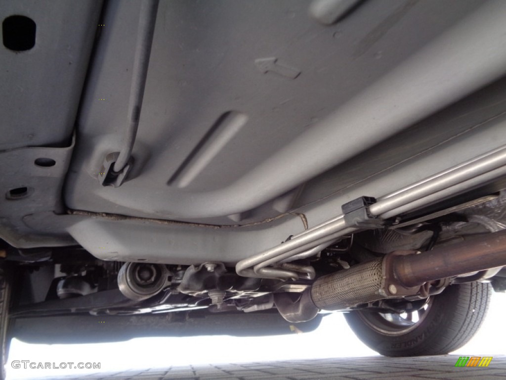 2010 Lincoln MKT FWD Undercarriage Photo #119914894