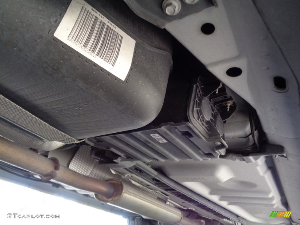 2010 Lincoln MKT FWD Undercarriage Photo #119914918