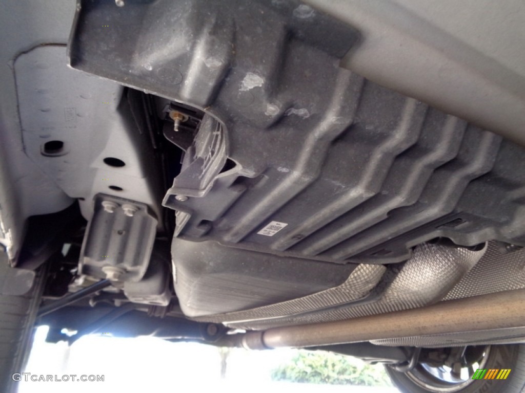 2010 Lincoln MKT FWD Undercarriage Photo #119914972