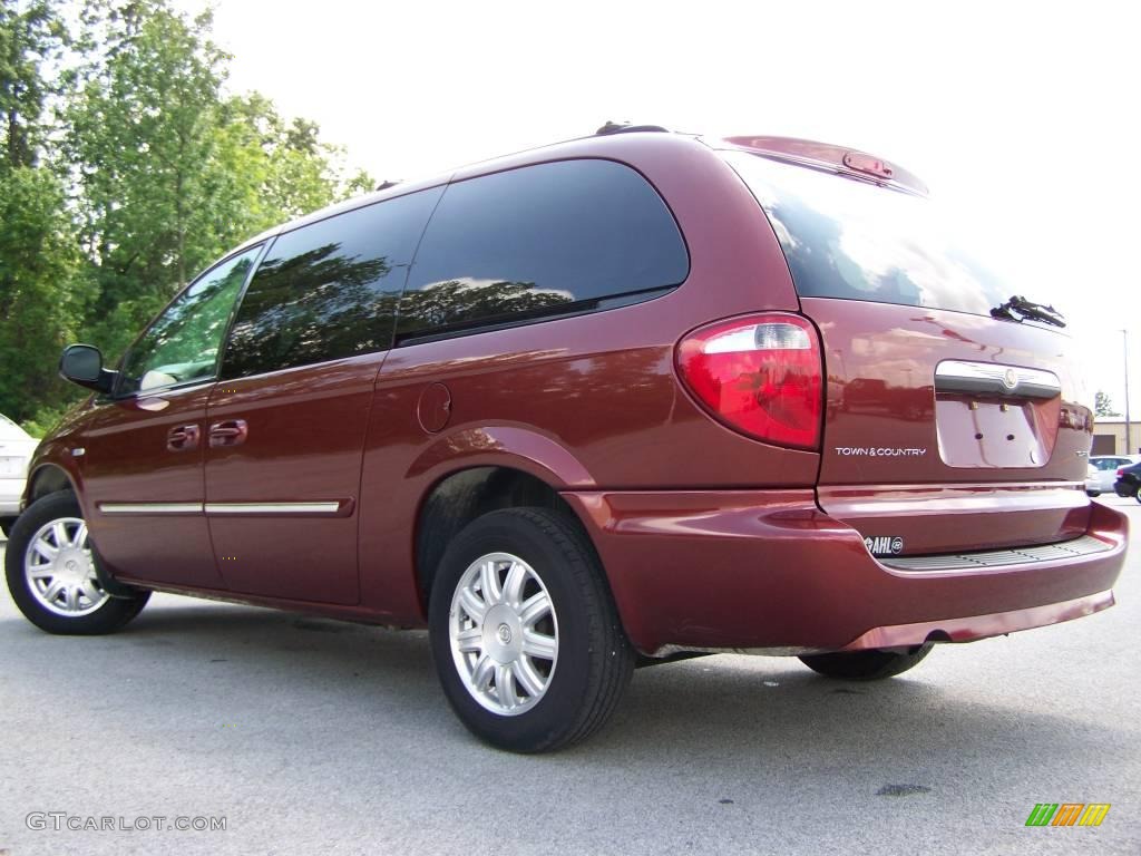 2007 Town & Country Touring - Cognac Crystal Pearl / Dark Khaki/Light Graystone photo #3