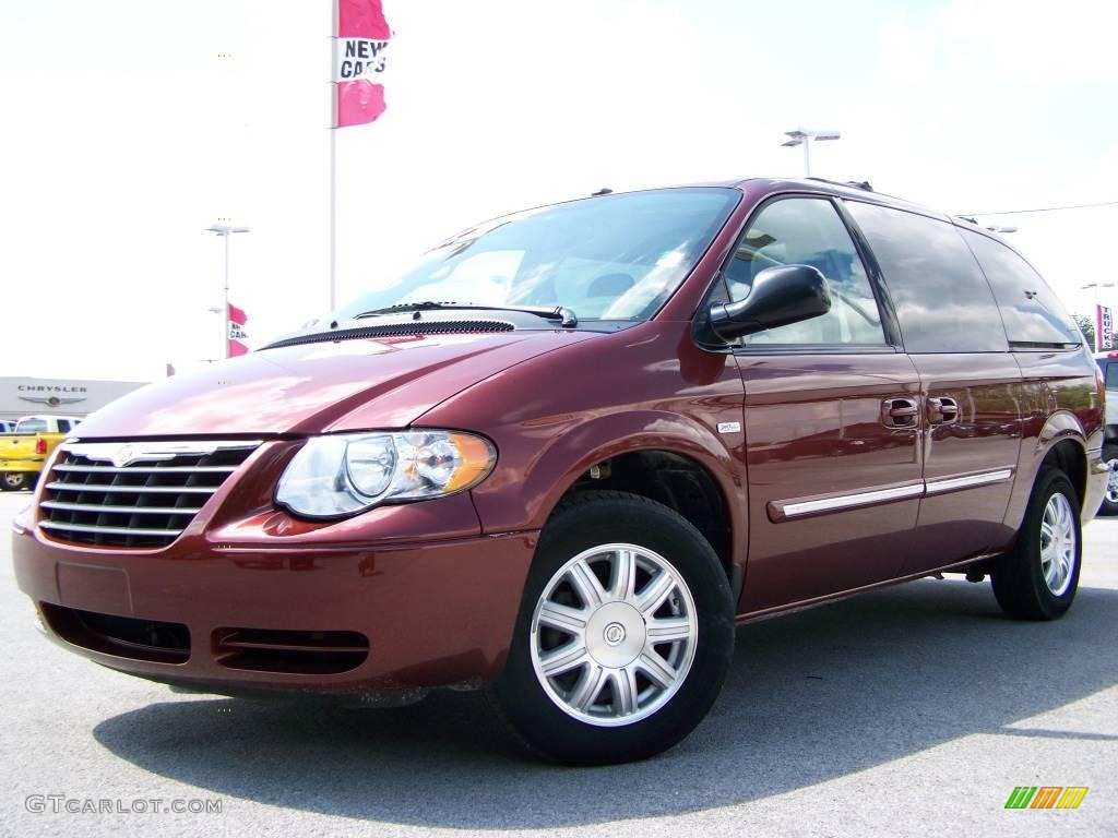 2007 Town & Country Touring - Cognac Crystal Pearl / Dark Khaki/Light Graystone photo #4