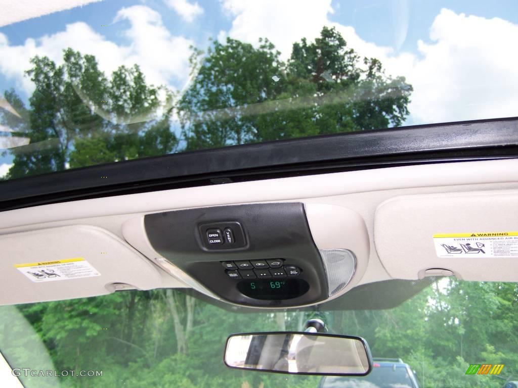 2007 Town & Country Touring - Cognac Crystal Pearl / Dark Khaki/Light Graystone photo #6