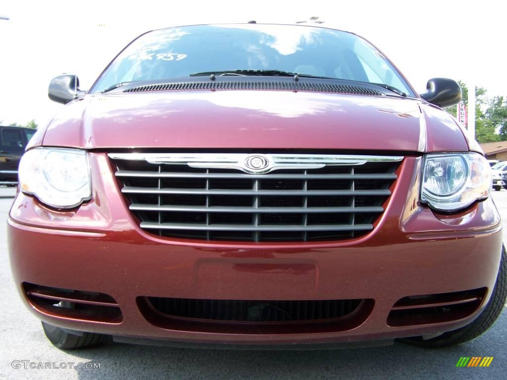 2007 Town & Country Touring - Cognac Crystal Pearl / Dark Khaki/Light Graystone photo #8