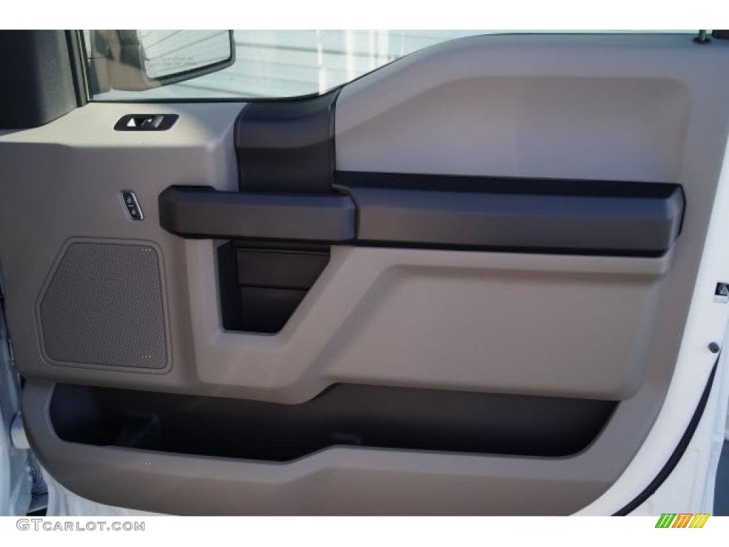 2017 F150 XL Regular Cab - Oxford White / Earth Gray photo #8