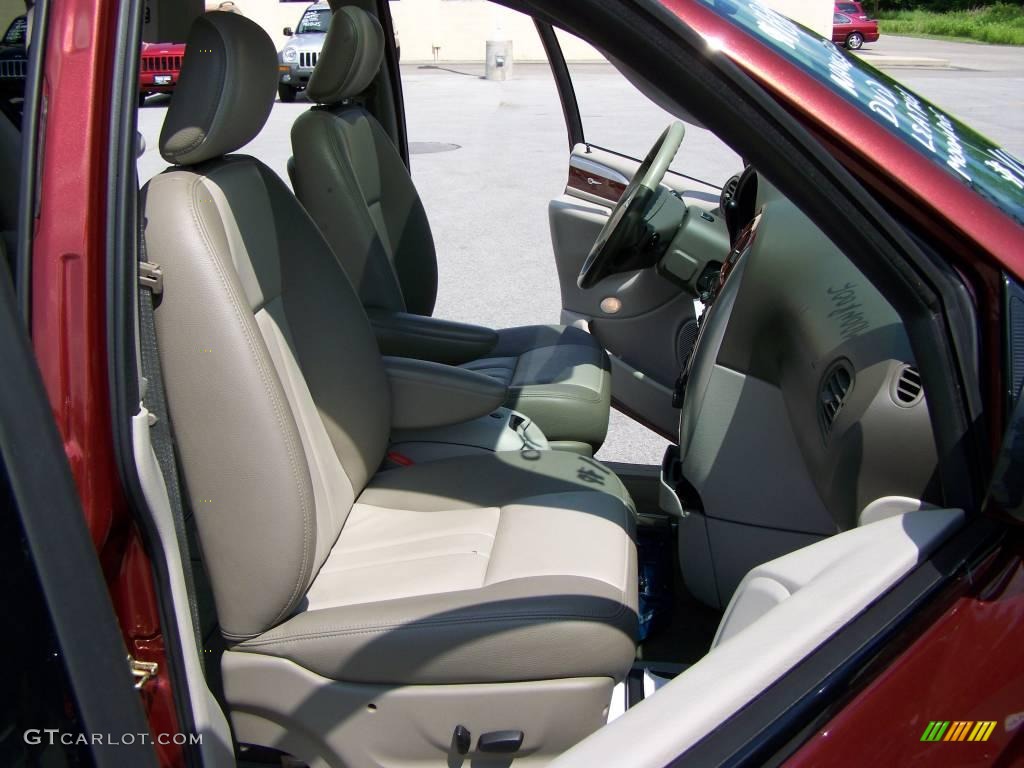 2007 Town & Country Touring - Cognac Crystal Pearl / Dark Khaki/Light Graystone photo #15