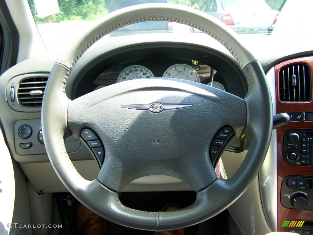 2007 Town & Country Touring - Cognac Crystal Pearl / Dark Khaki/Light Graystone photo #18